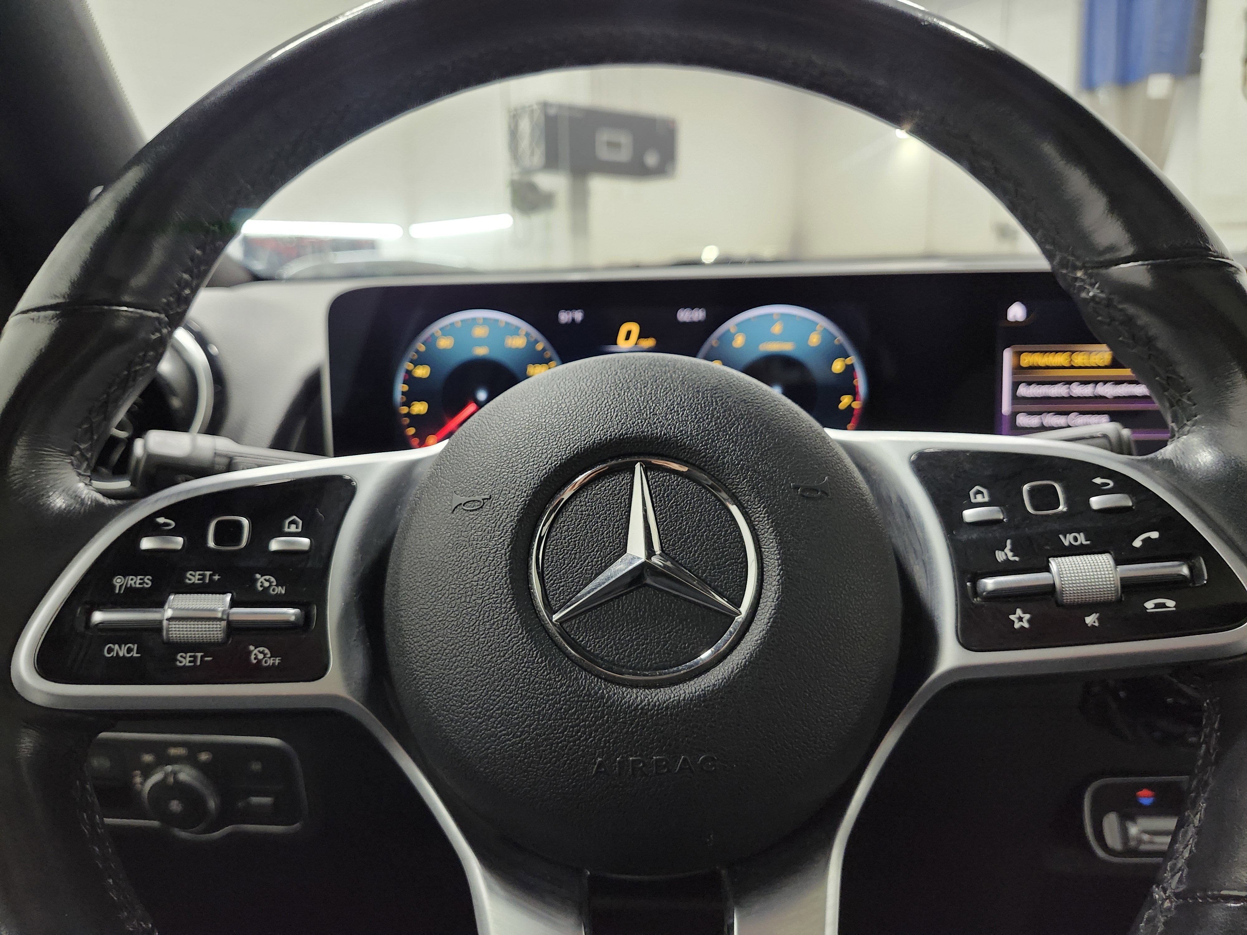 Used 2021 Mercedes-Benz GLB 250 4MATIC image 30