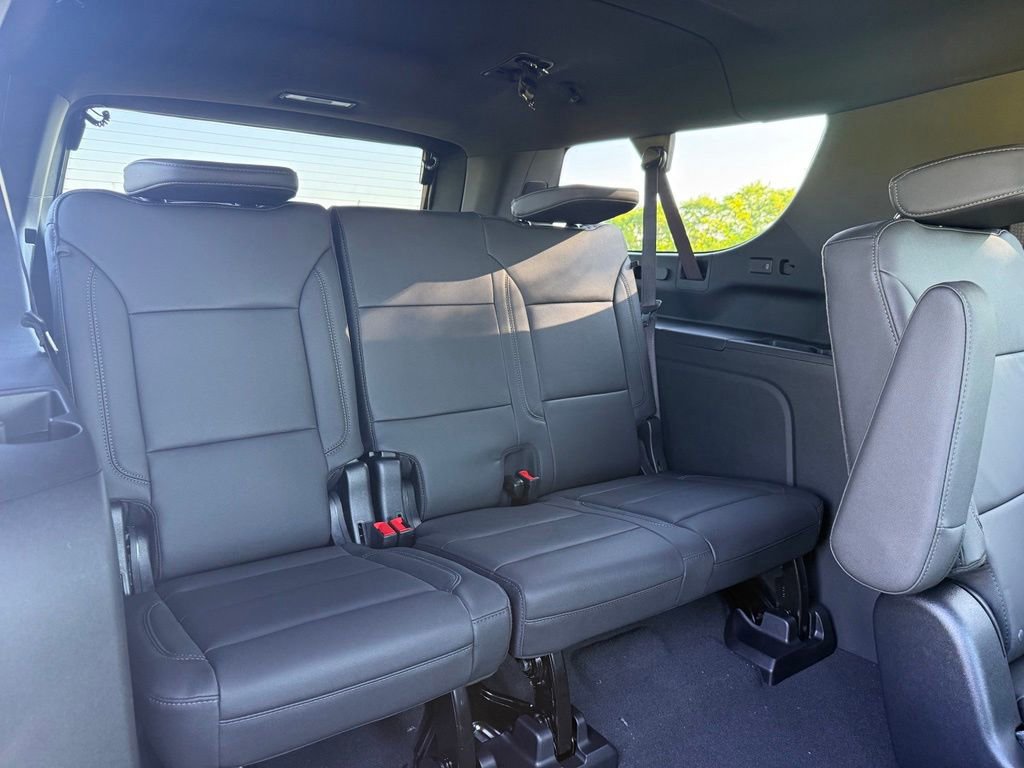 New 2026 Chevrolet Suburban LT w/ Comfort Package AWD/4WD image 18