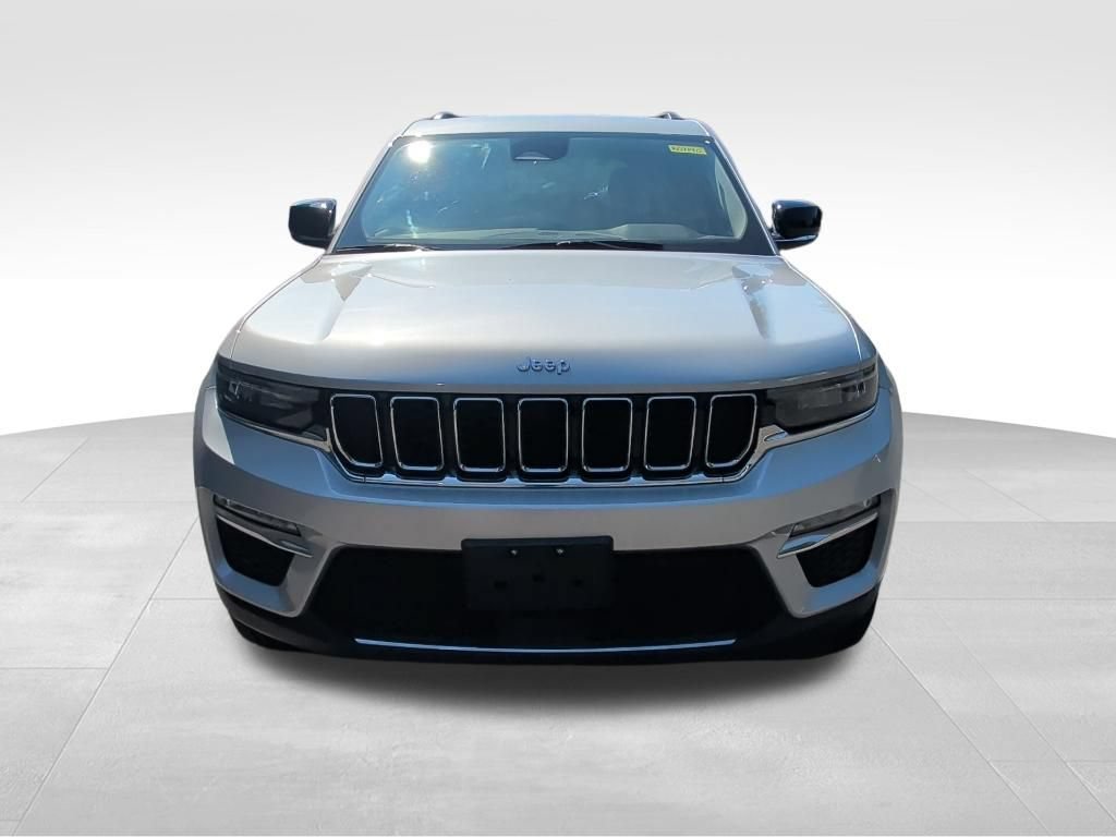 Used 2023 Jeep Grand Cherokee Limited AWD/4WD image 8