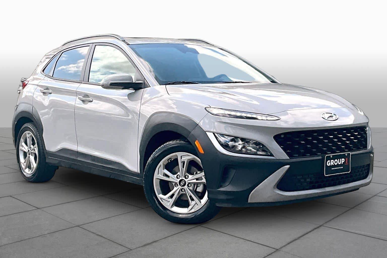 Used 2022 Hyundai Kona SEL w/ Convenience Package FWD image 3