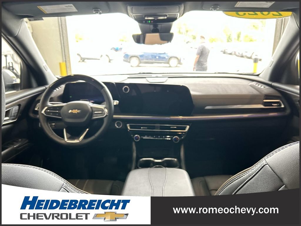 Used 2025 Chevrolet Traverse High Country w/ LPO, Floor Liner Package AWD/4WD image 16