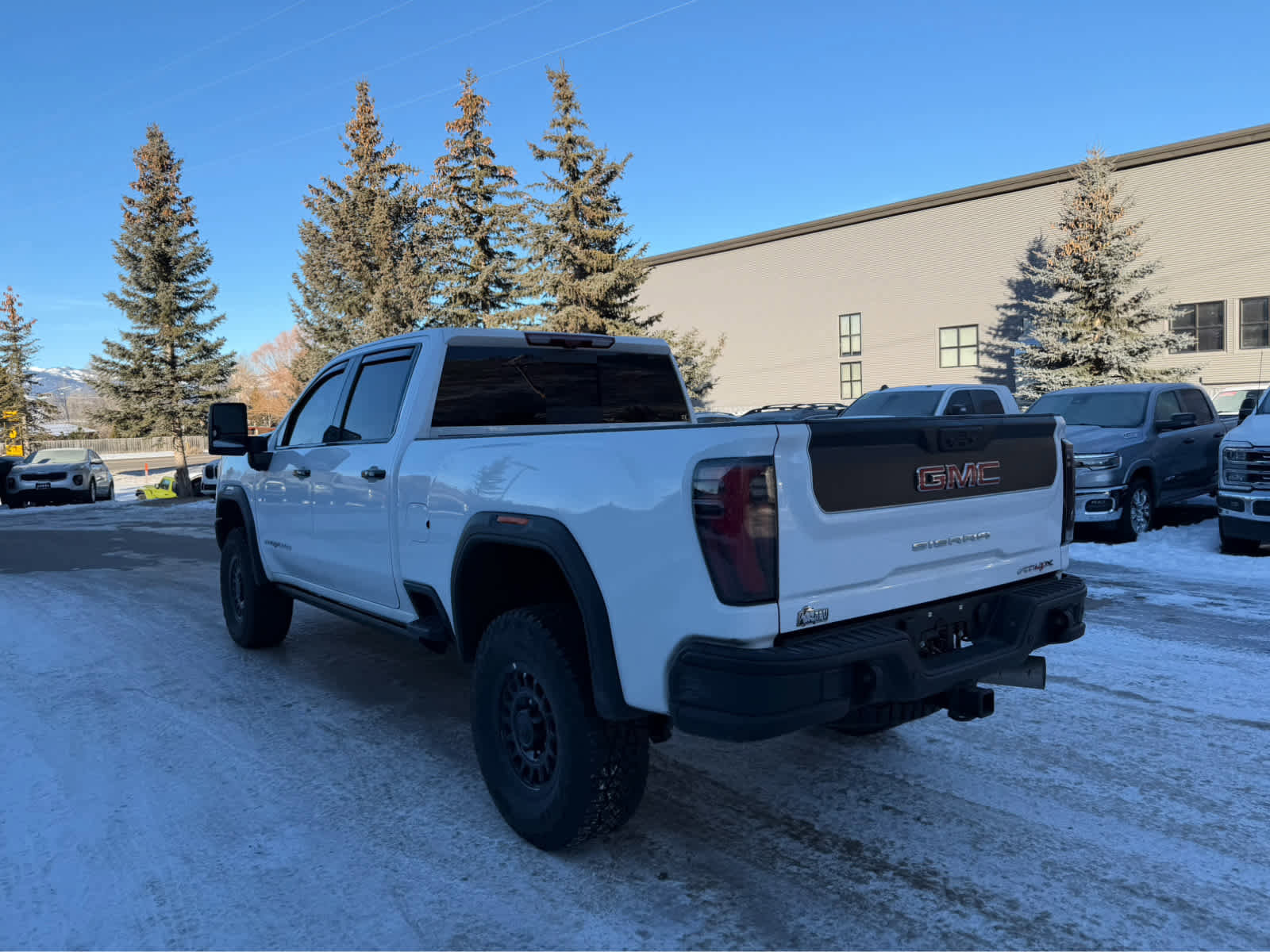 Used 2025 GMC Sierra 2500 AT4X w/ AT4X AEV Edition image 17
