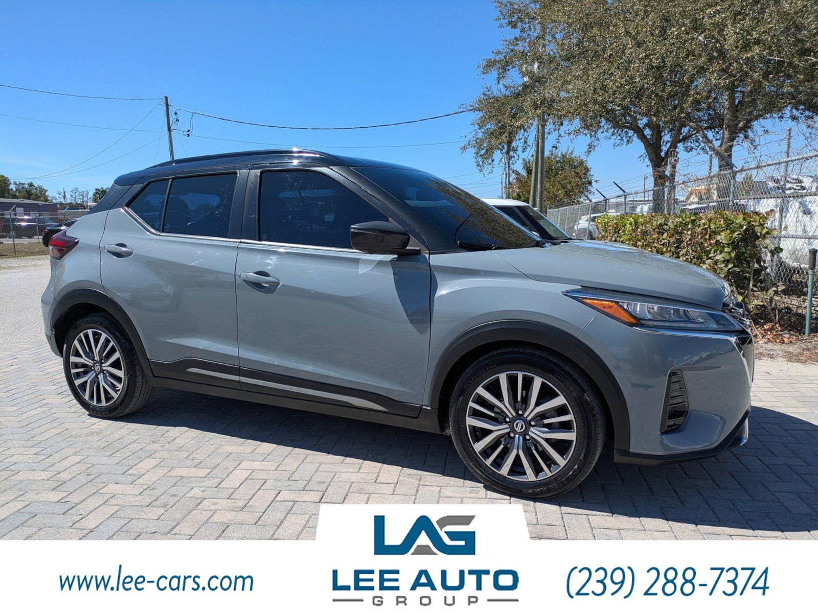 Used 2021 Nissan Kicks SR image 1