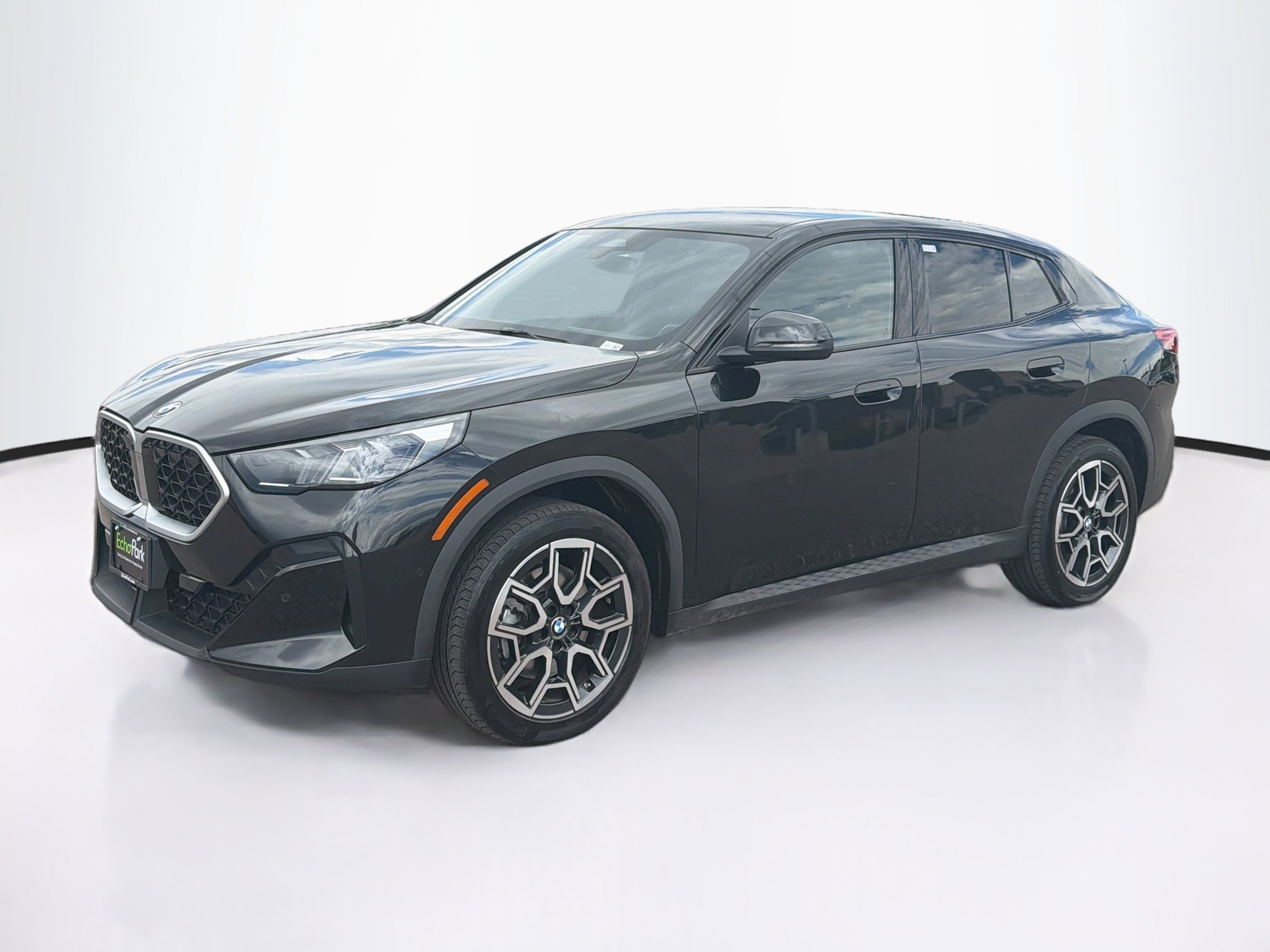 Used 2026 BMW X2 xDrive28i AWD/4WD image 3