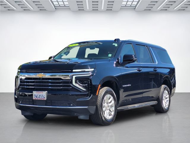 Used 2026 Chevrolet Suburban LT w/ Comfort Package AWD/4WD image 8