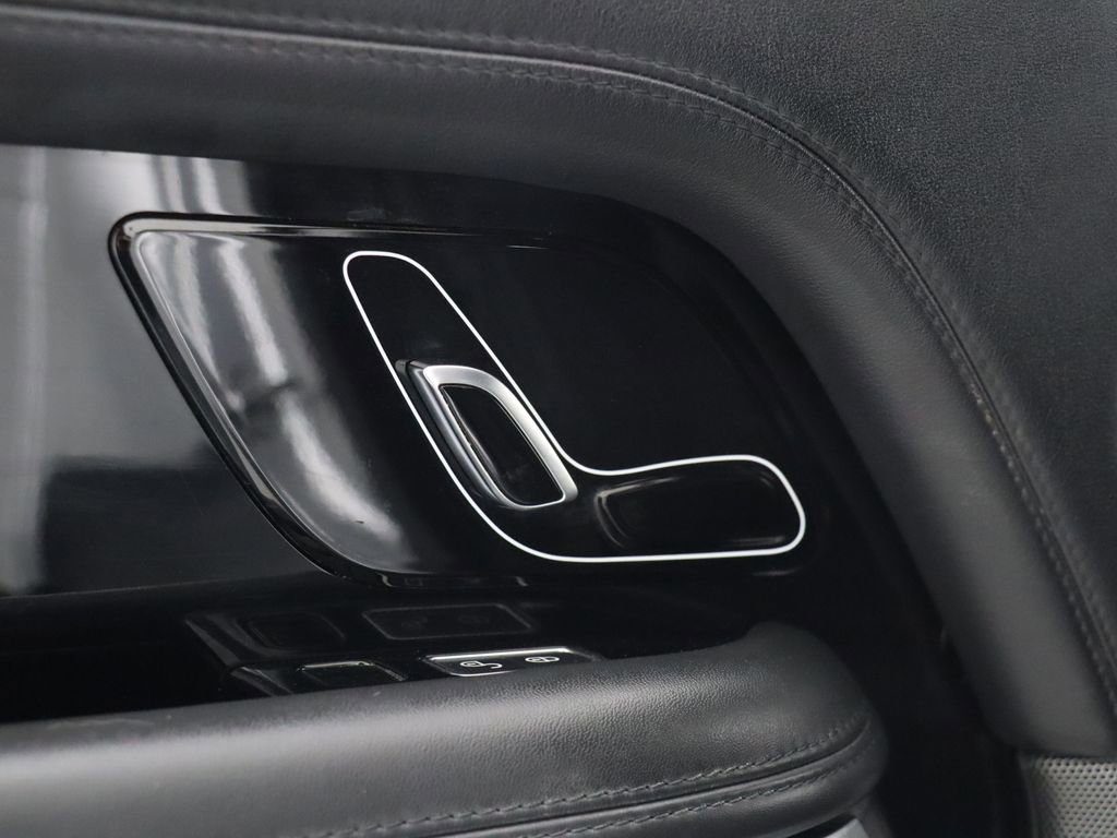 Used 2019 Land Rover Range Rover Long Wheelbase Supercharged image 32