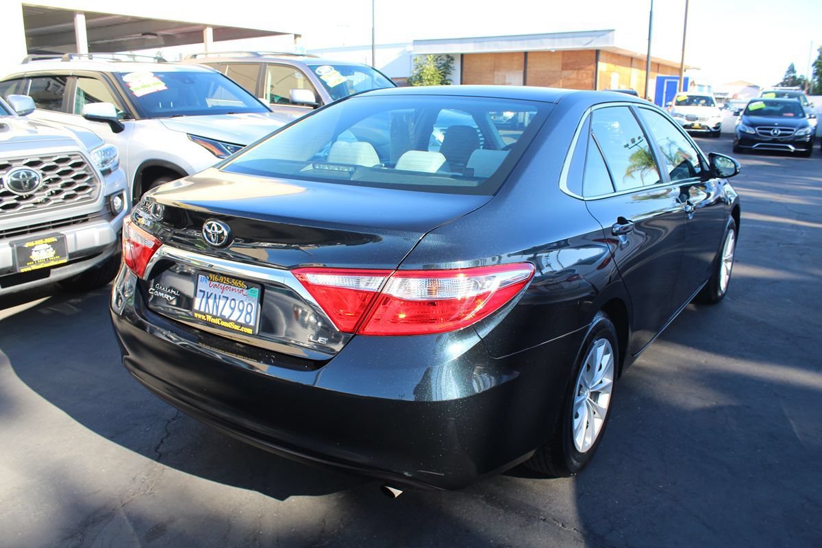 Used 2015 Toyota Camry LE FWD image 7