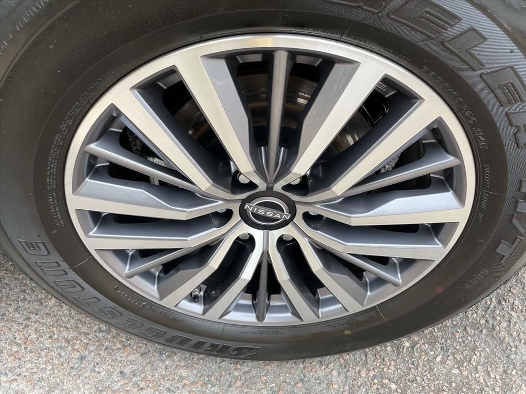 Used 2024 Nissan Armada SL w/ Captain's Chairs Package image 26