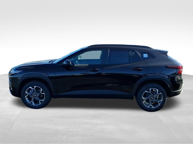 New 2026 Chevrolet Trax LT w/ Sunroof Package FWD image 4