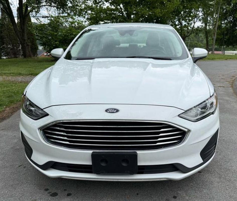 Used 2020 Ford Fusion SE FWD image 2