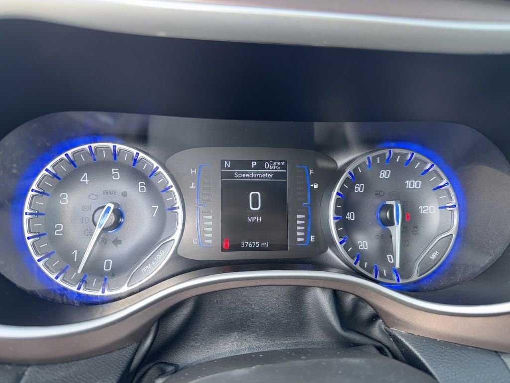 Used 2023 Chrysler Voyager LX FWD image 11