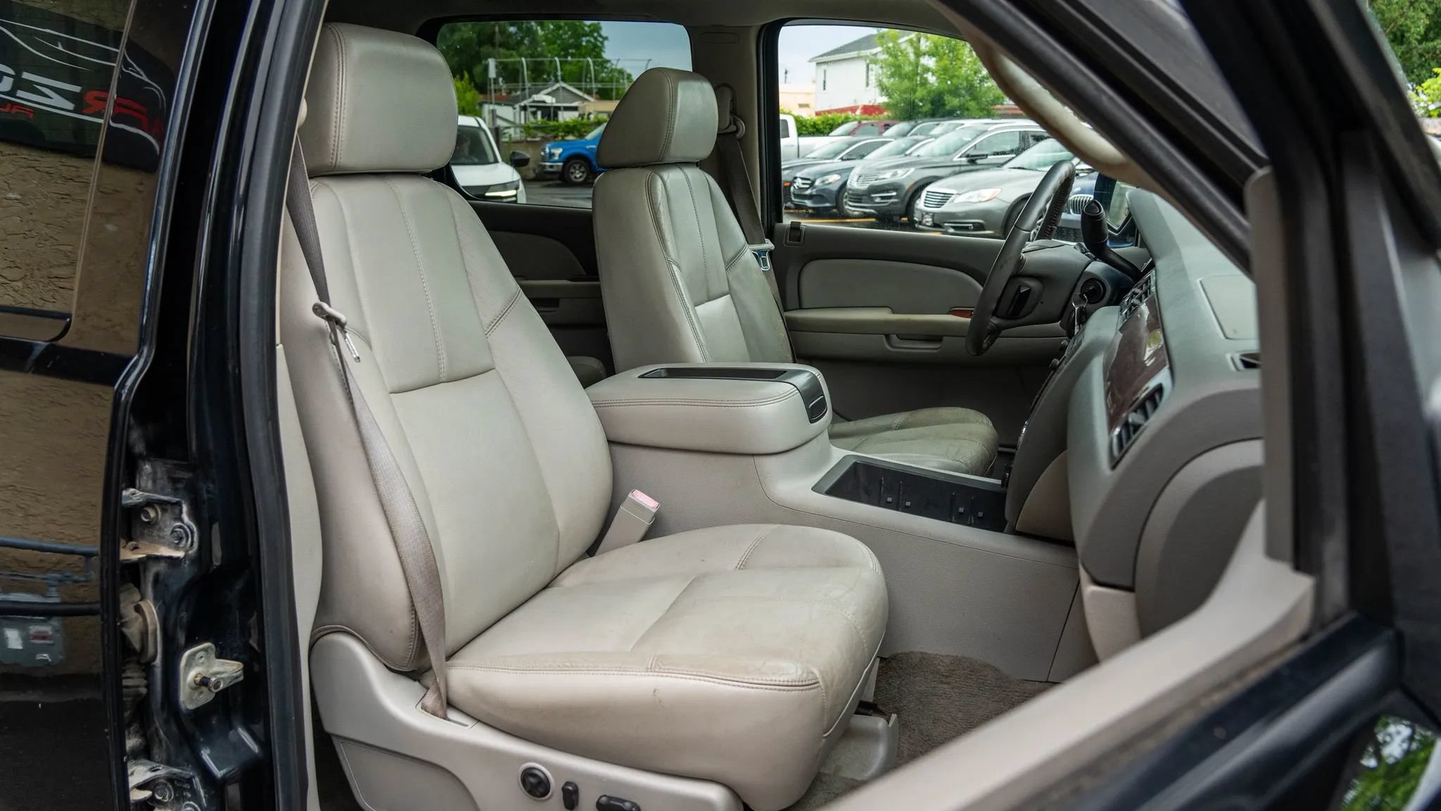 Used 2007 Chevrolet Silverado 1500 LTZ w/ Safety Package AWD/4WD image 15