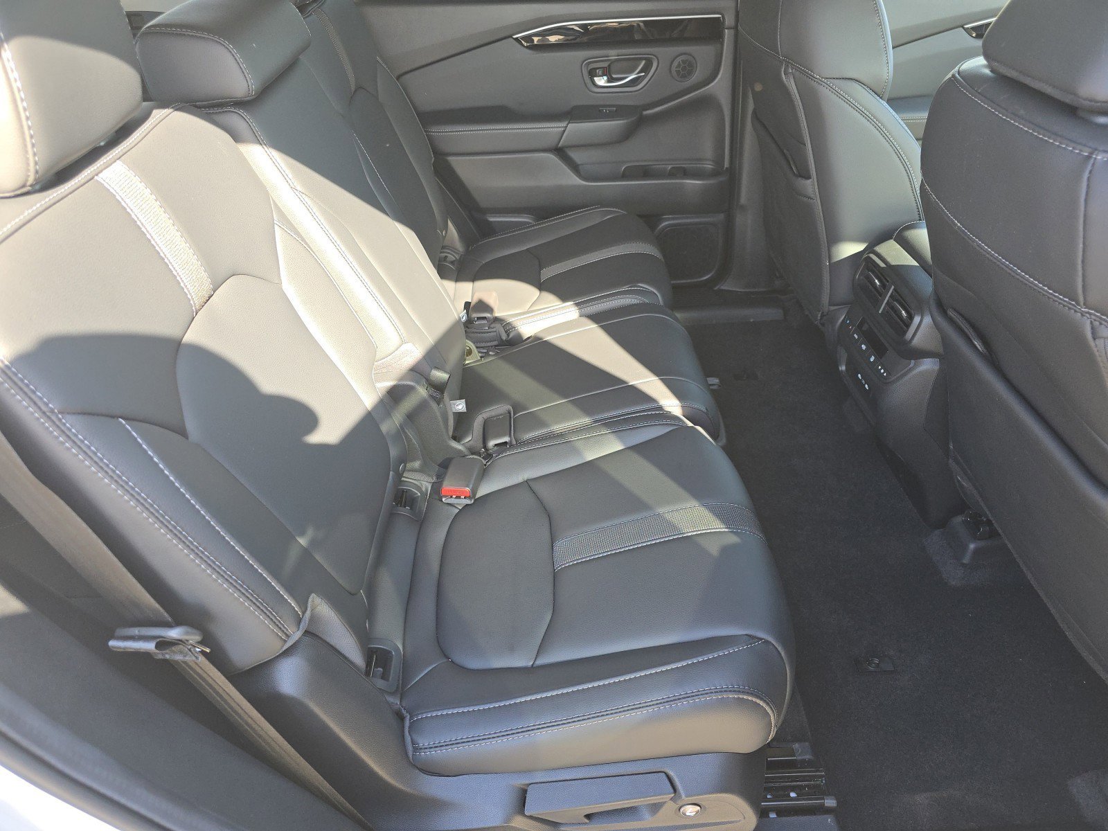 Used 2025 Honda Pilot EX-L image 22
