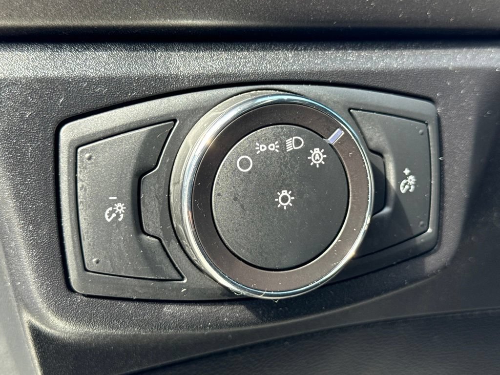 Used 2018 Ford Fusion SE w/ Fusion SE Technology Package FWD image 21
