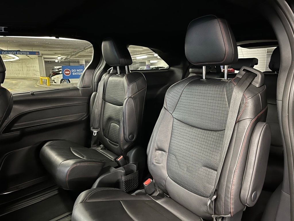 Used 2025 Toyota Sienna XSE image 21