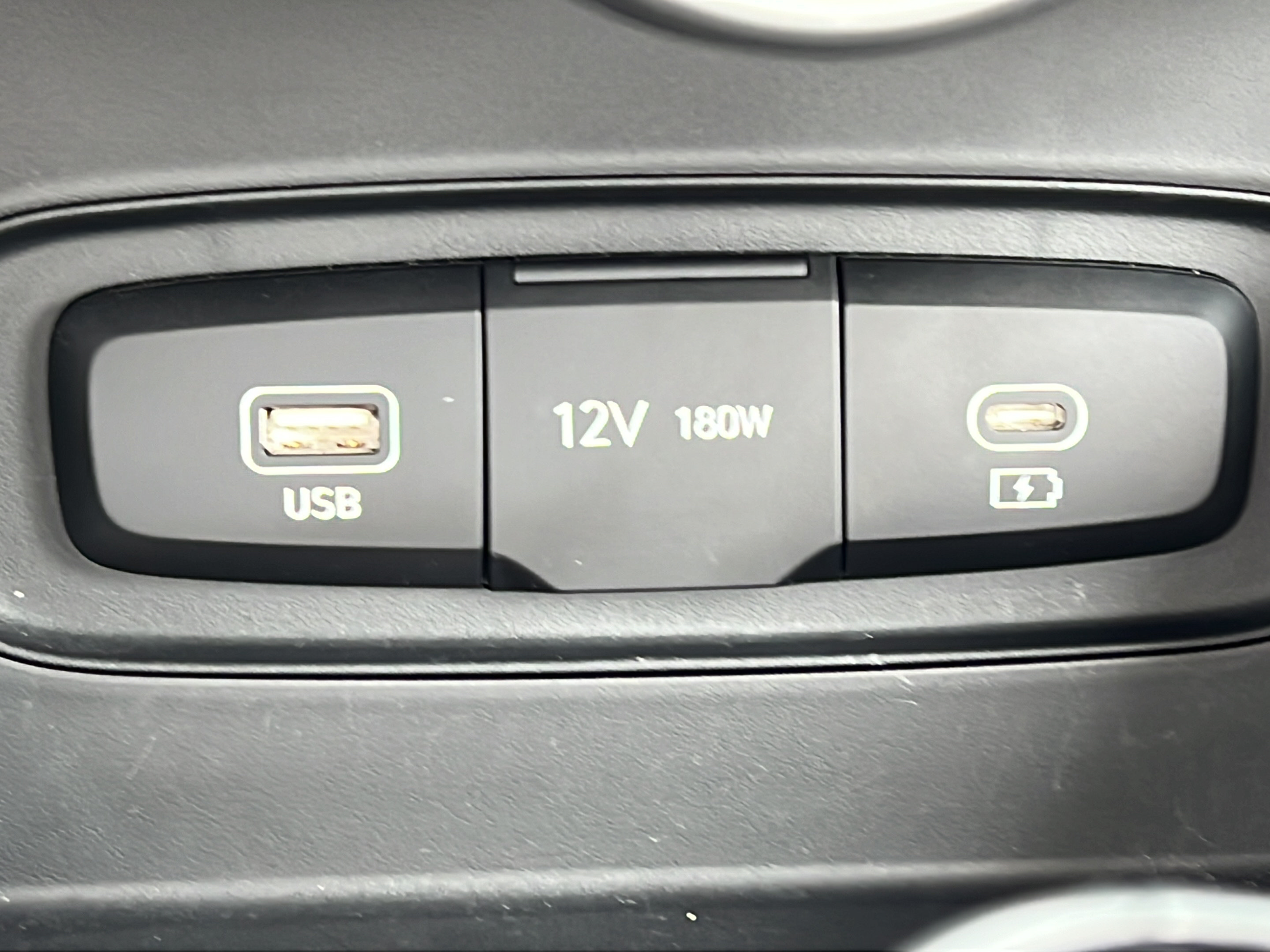 Certified 2023 Hyundai Venue SEL FWD image 18