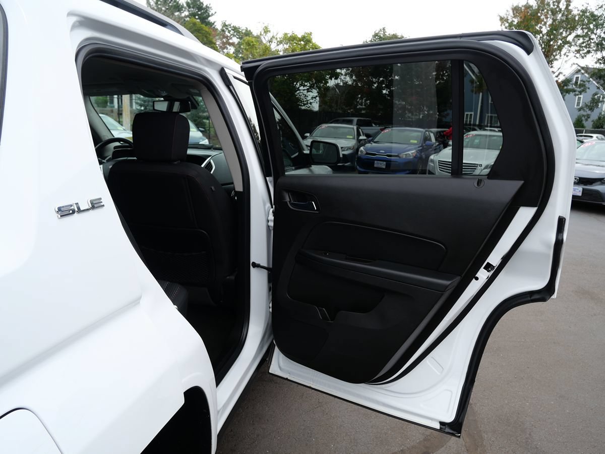 Used 2017 GMC Terrain SLE w/ Convenience Package AWD/4WD image 30