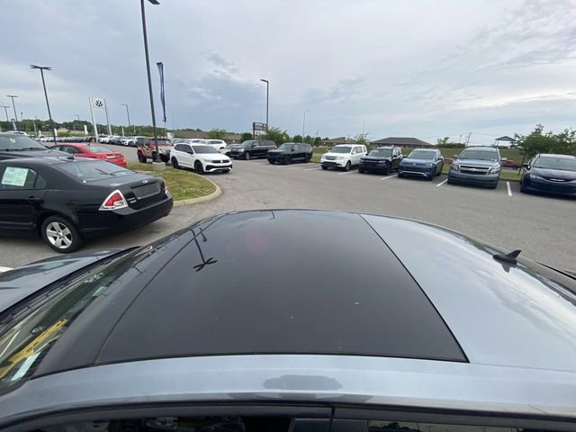 Used 2019 Volkswagen Jetta R-Line w/ R-Line Cold Weather Package FWD image 4
