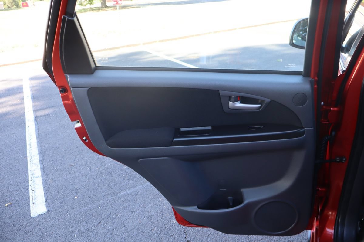 Used 2010 Suzuki SX4 Touring AWD/4WD image 24