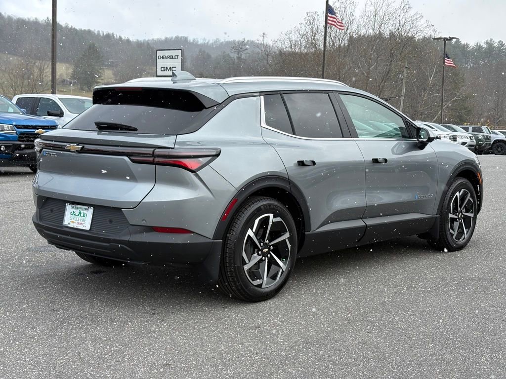 New 2026 Chevrolet Equinox EV LT image 18