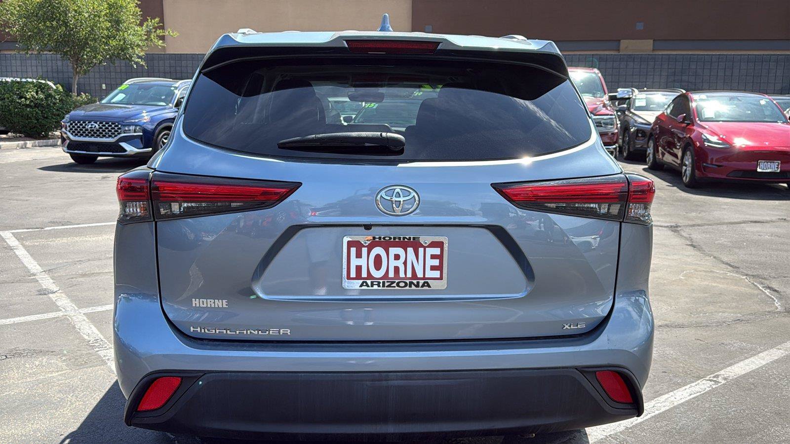 Used 2022 Toyota Highlander XLE FWD image 4