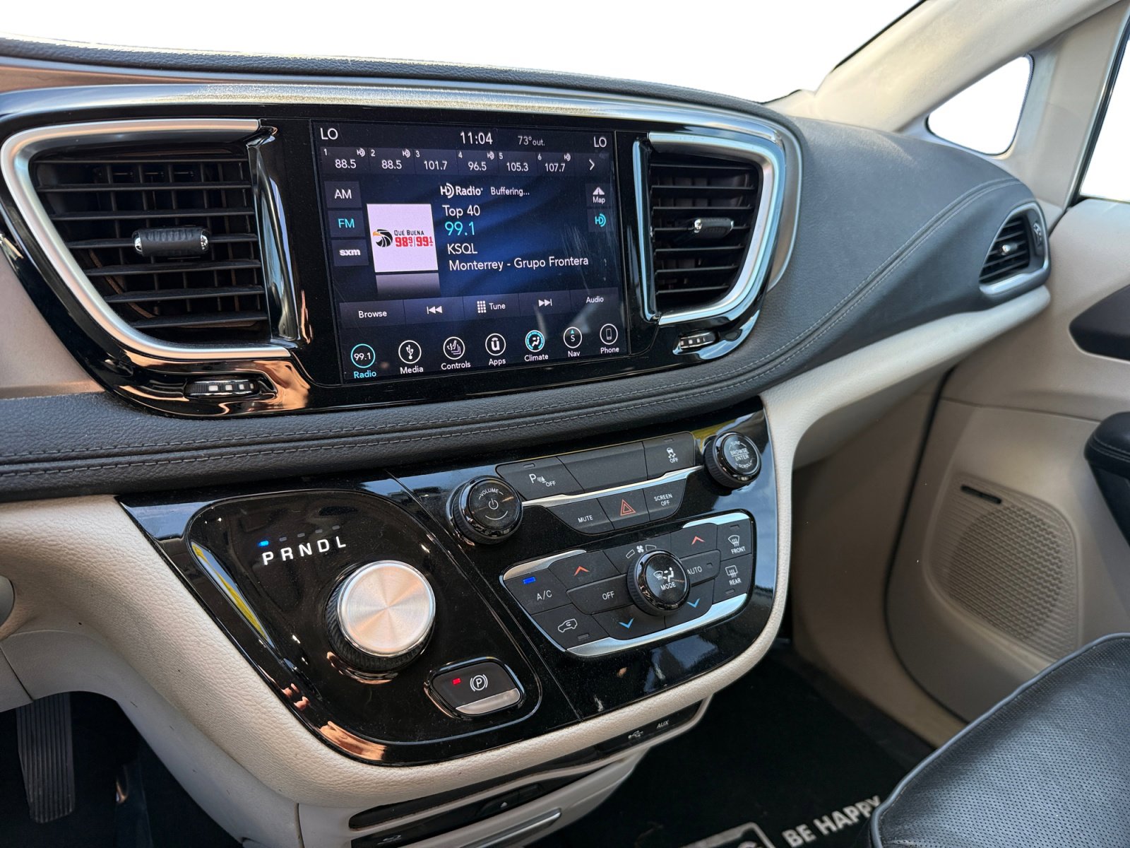 Used 2018 Chrysler Pacifica Limited image 12