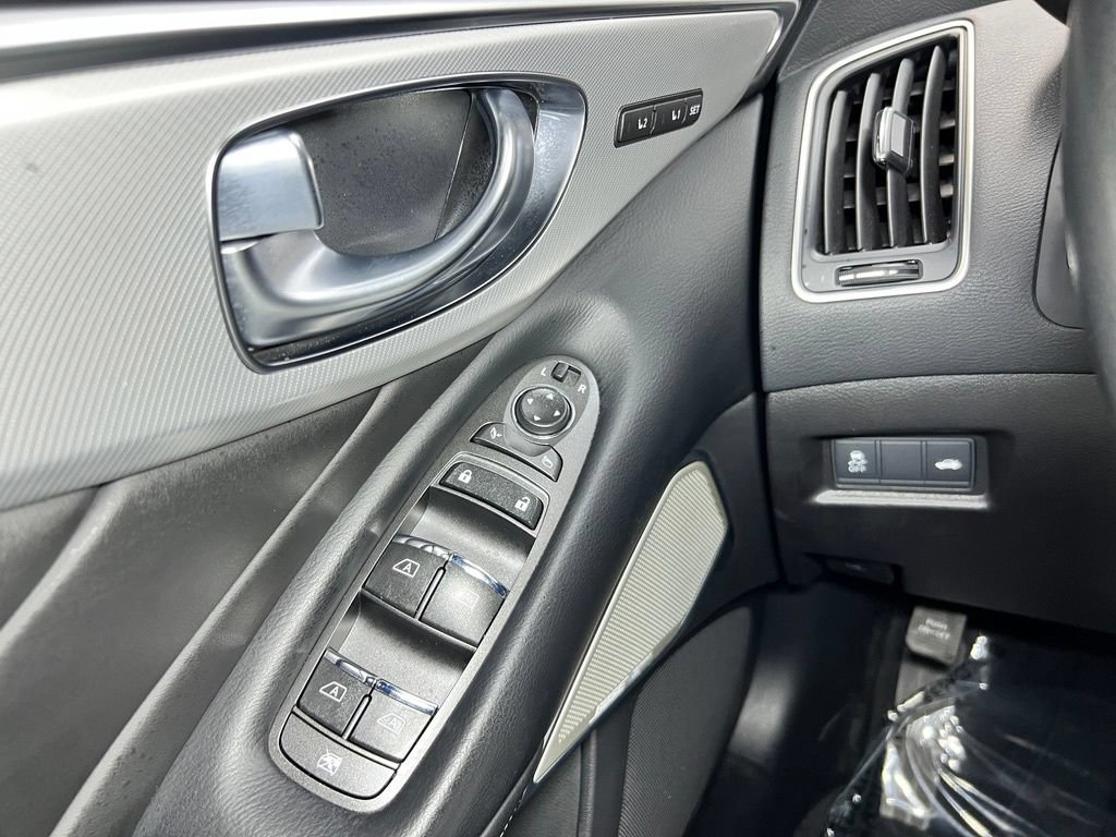 Used 2024 INFINITI Q50 Luxe w/ Cargo Package RWD image 25