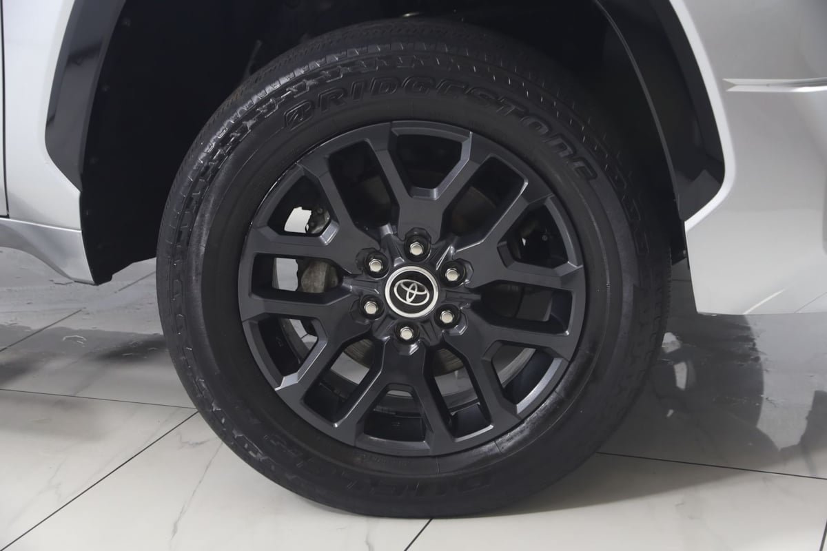 Used 2023 Toyota Tundra Platinum AWD/4WD image 16