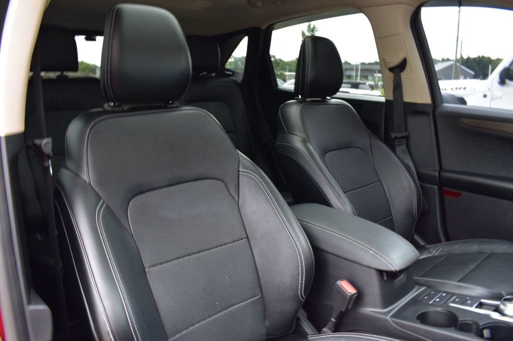 Used 2020 Ford Escape Titanium AWD/4WD image 15
