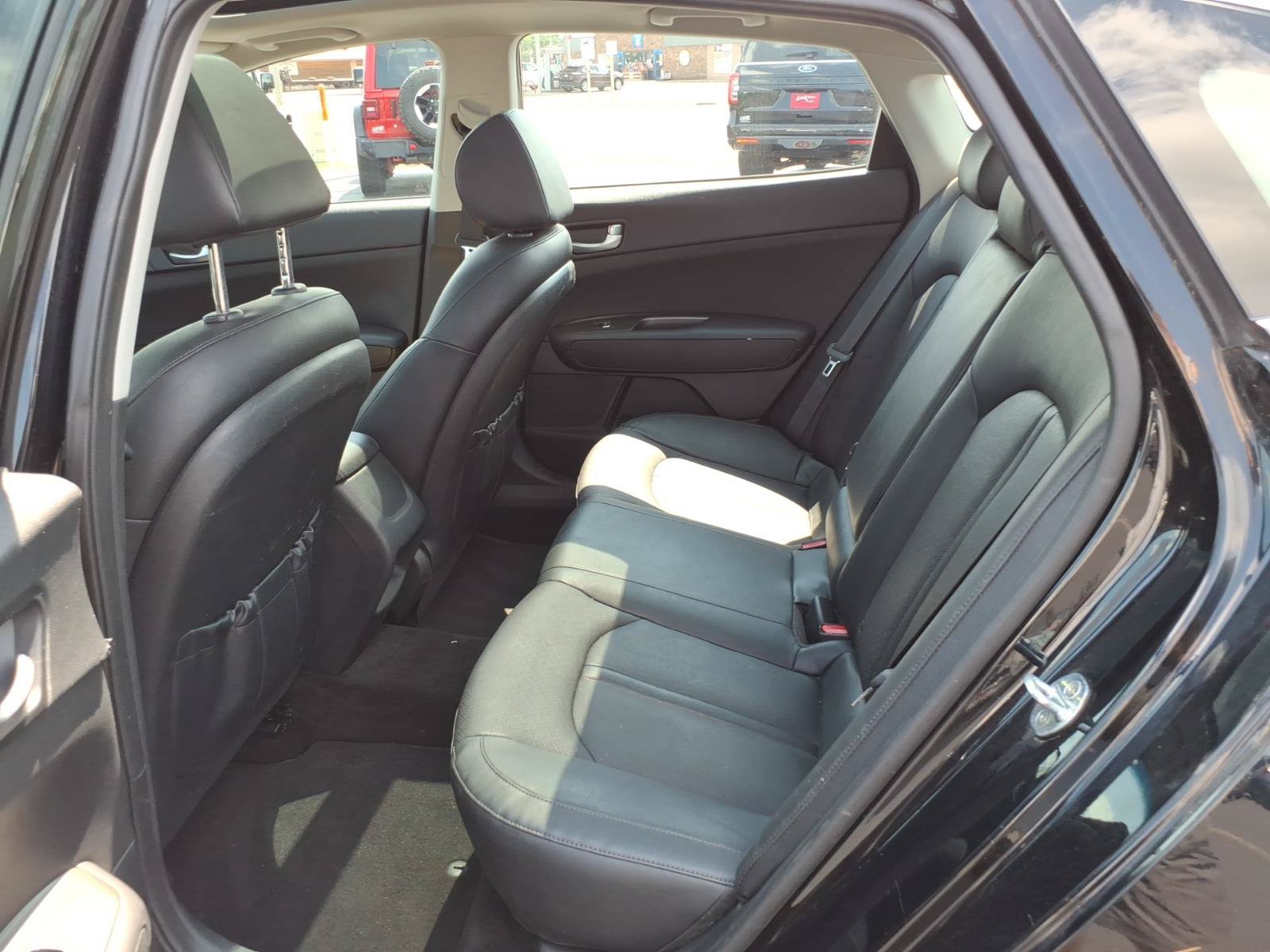 Used 2020 Kia Optima SE FWD image 14