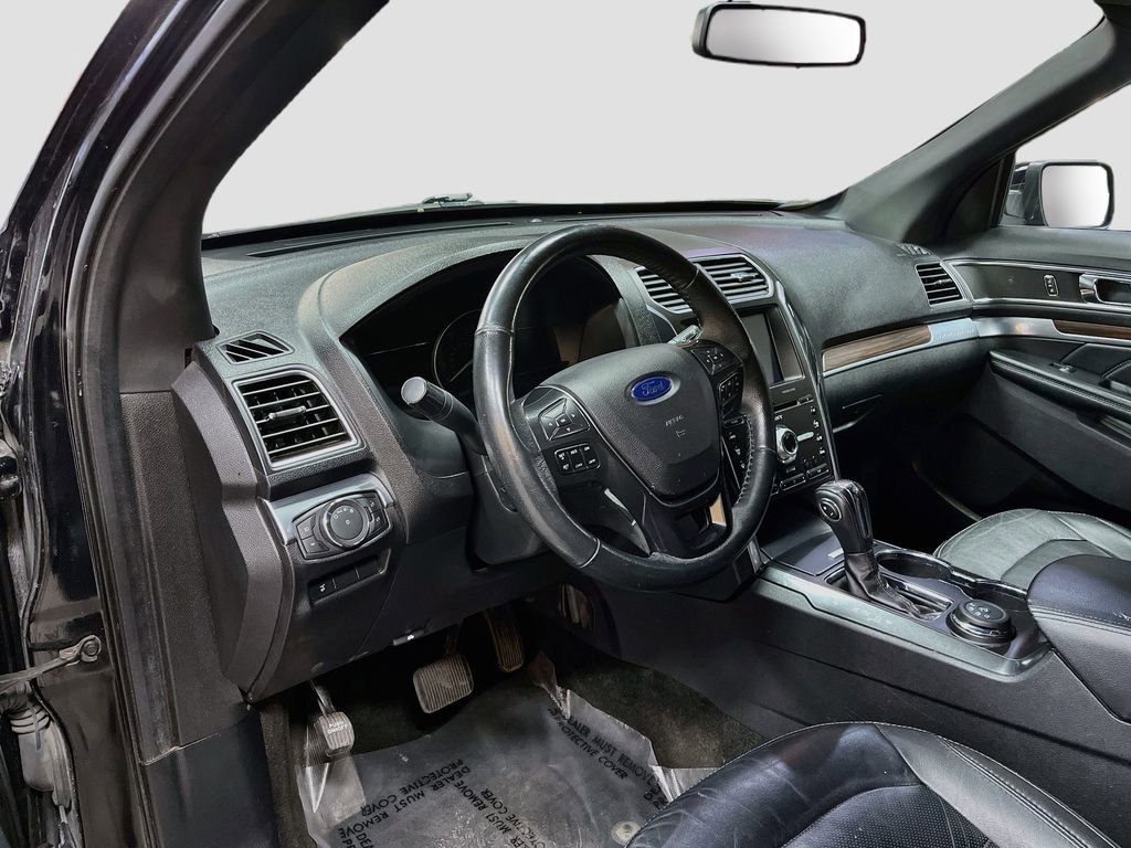 Used 2018 Ford Explorer Limited image 9