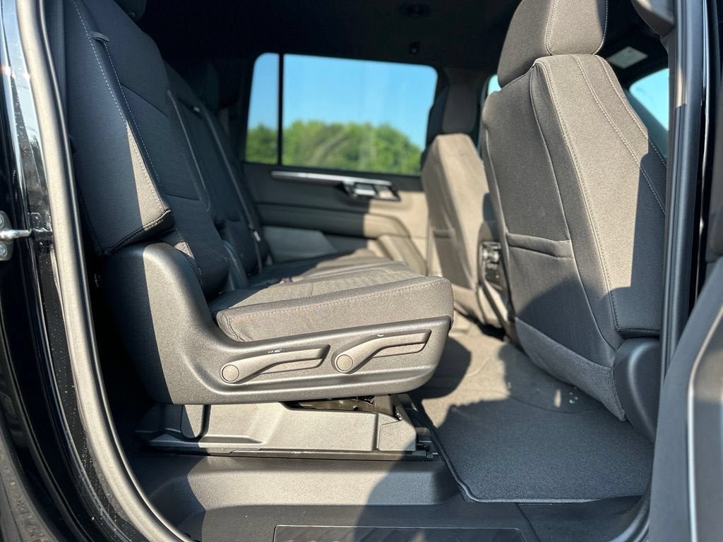 New 2026 Chevrolet Suburban LS AWD/4WD image 25