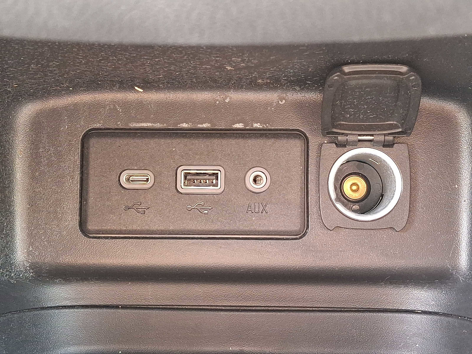 Used 2023 Chevrolet Equinox LT AWD/4WD image 24