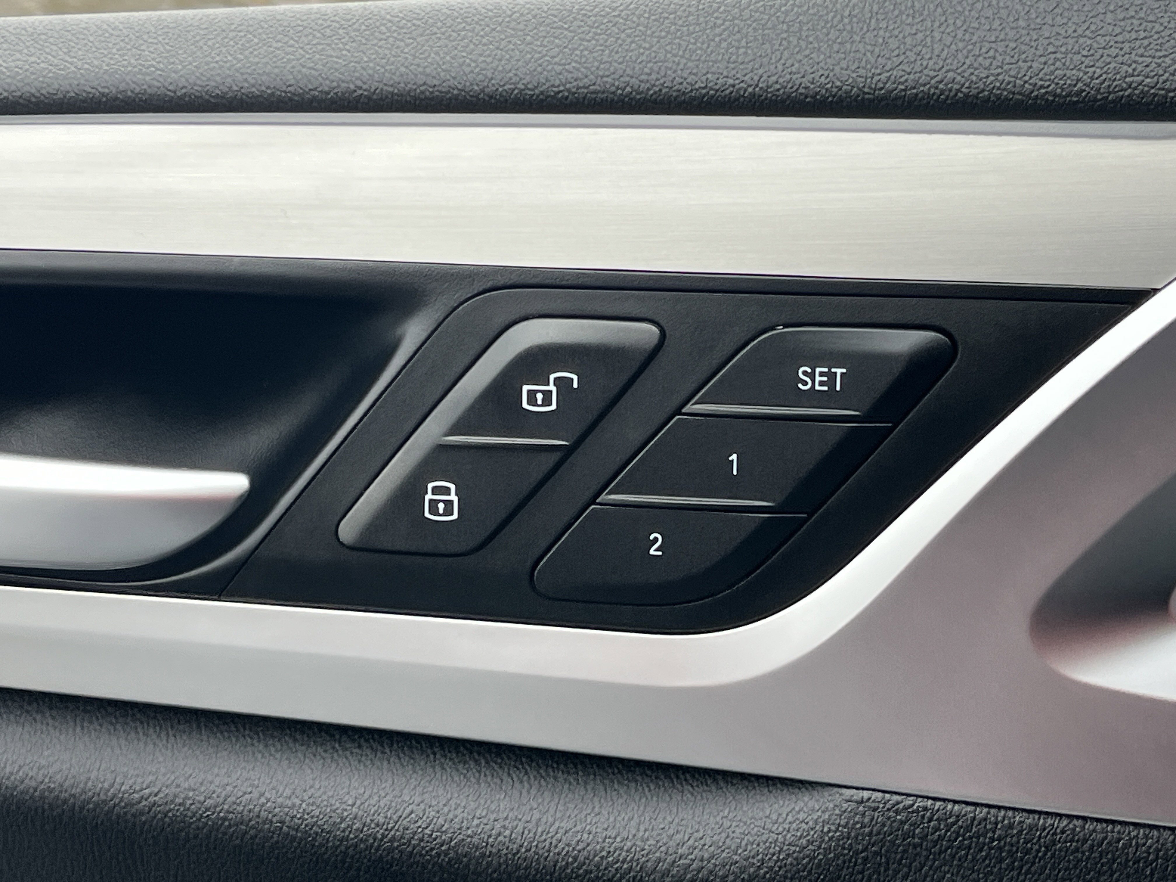 Used 2025 BMW X4 xDrive30i image 17