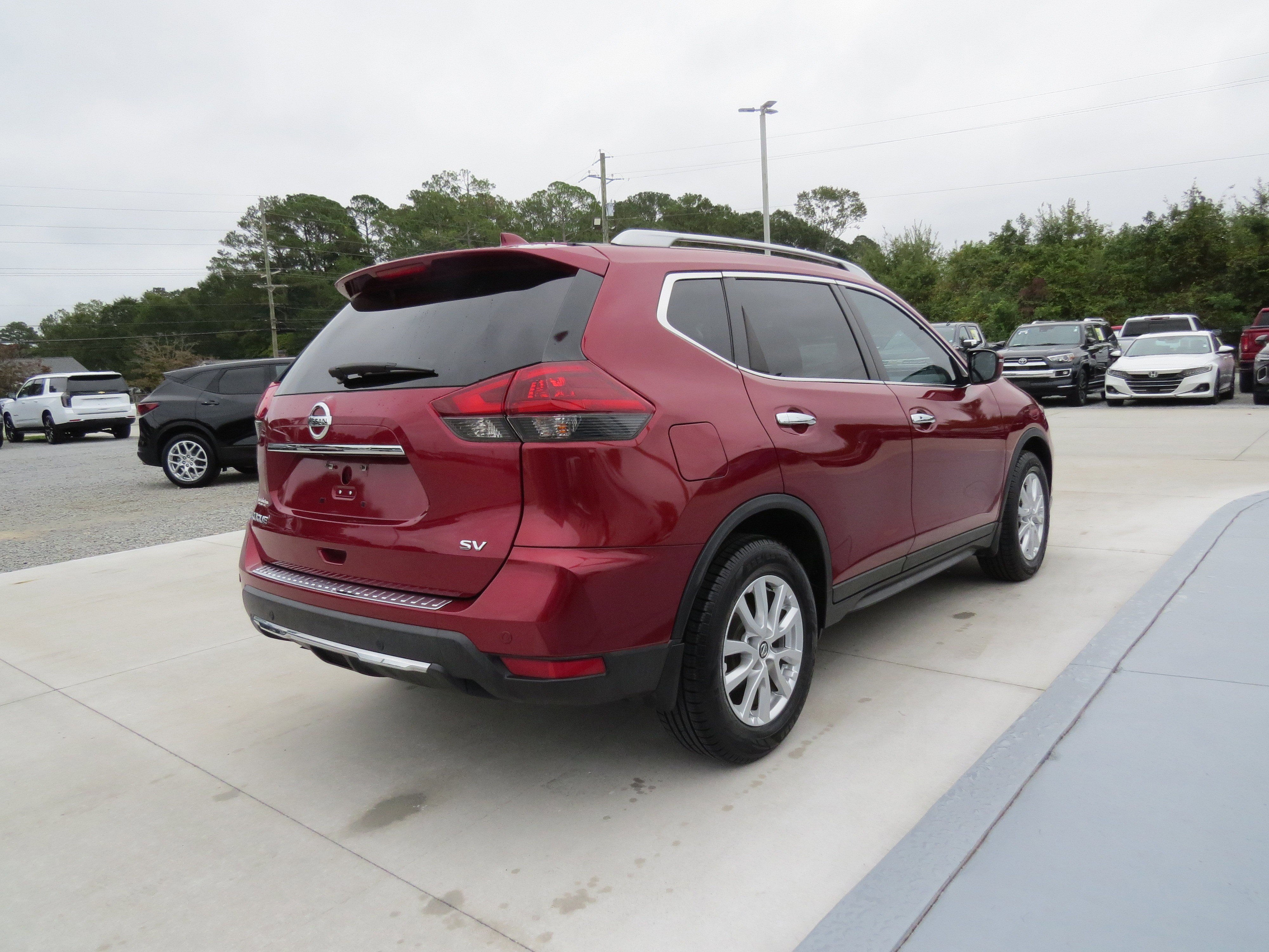 Used 2020 Nissan Rogue SV image 4