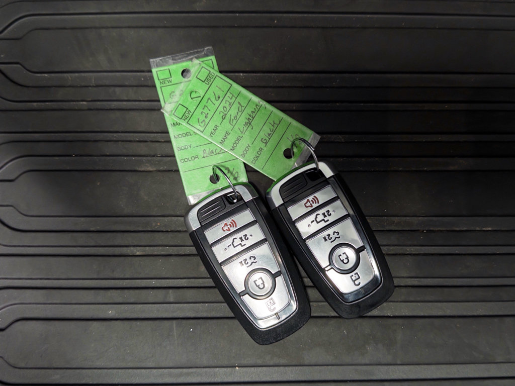 Used 2024 Ford F150 Lightning Flash AWD/4WD image 25
