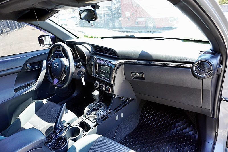 Used 2013 Scion tC FWD image 11