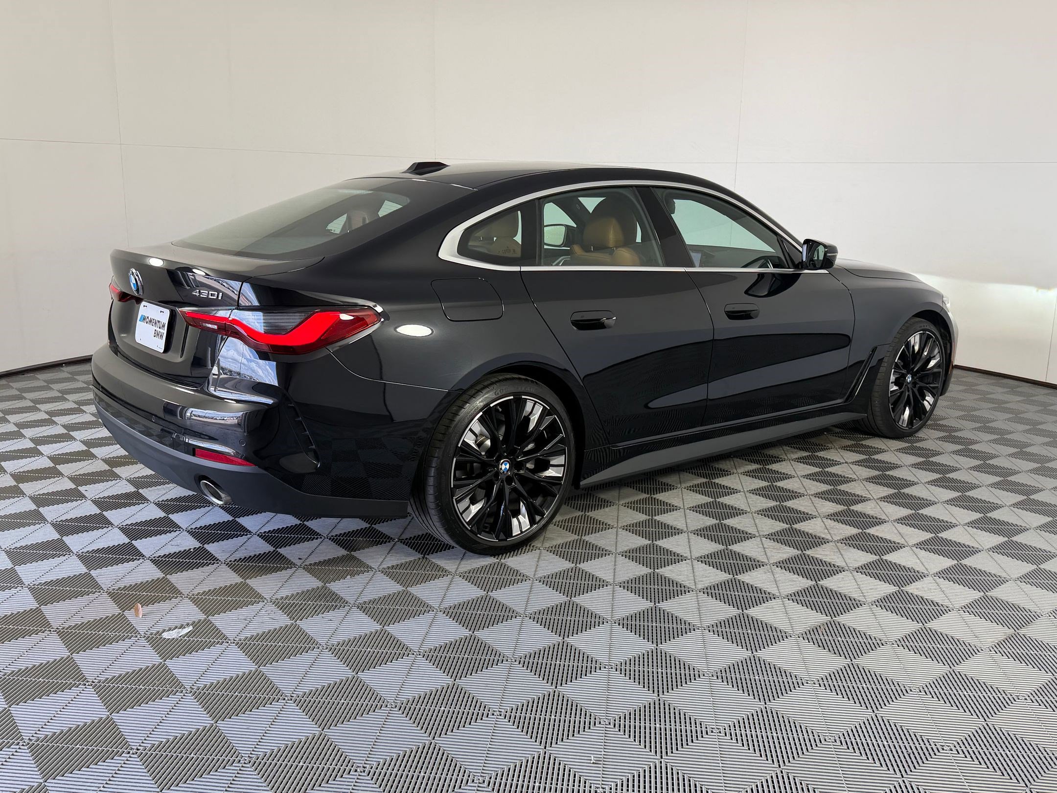 Used 2025 BMW 430i w/ Premium Package image 9