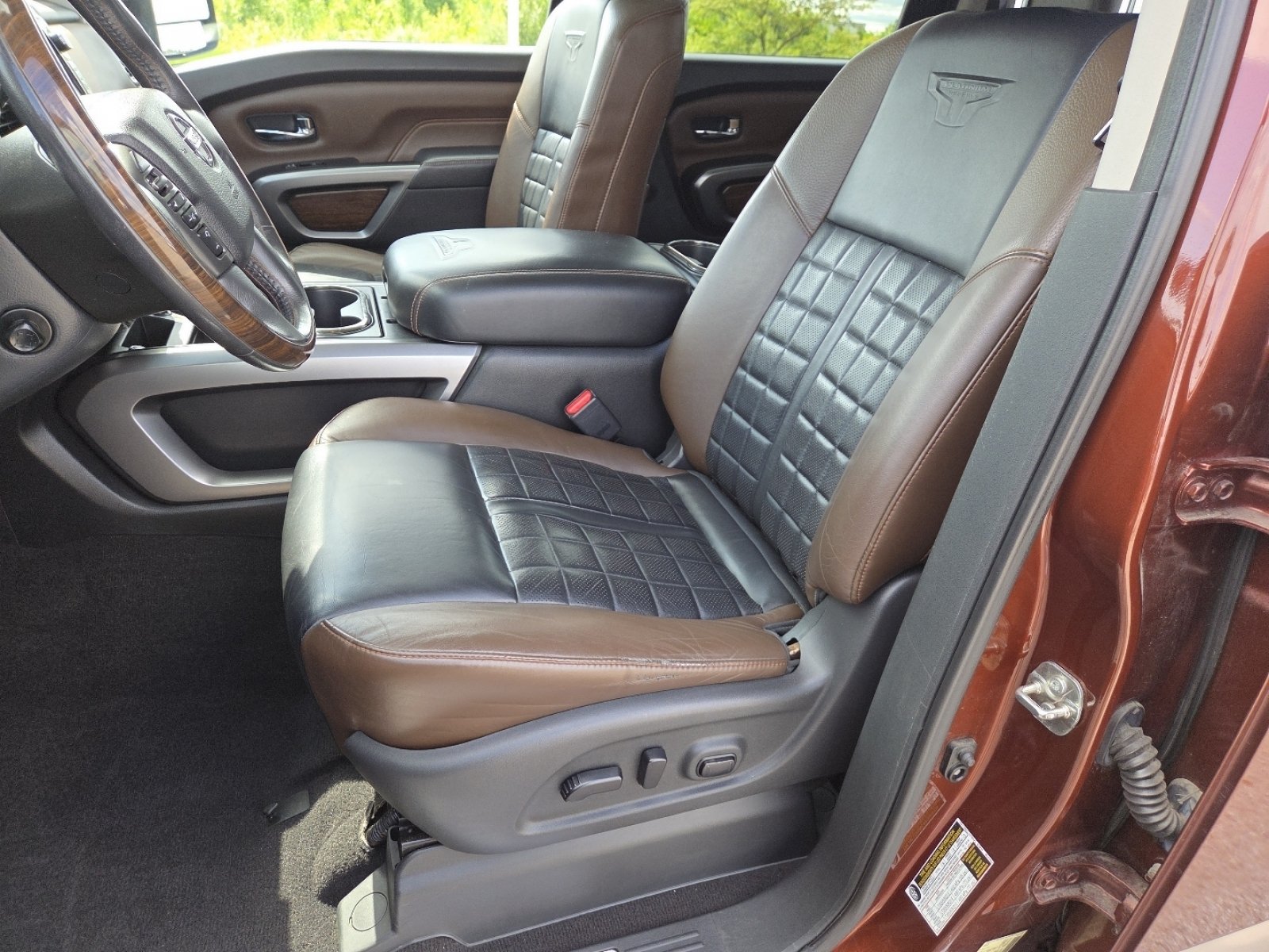 Used 2017 Nissan Titan Platinum Reserve AWD/4WD image 25