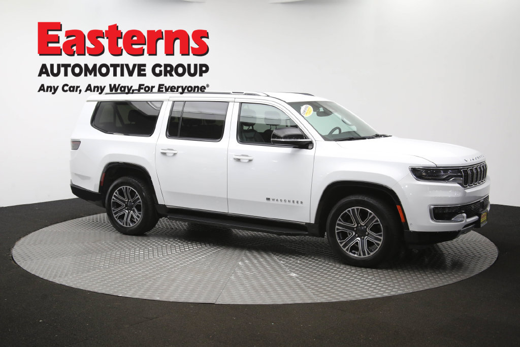 Used 2024 Jeep Wagoneer L Series II w/ Flexible Seating Group AWD/4WD image 56