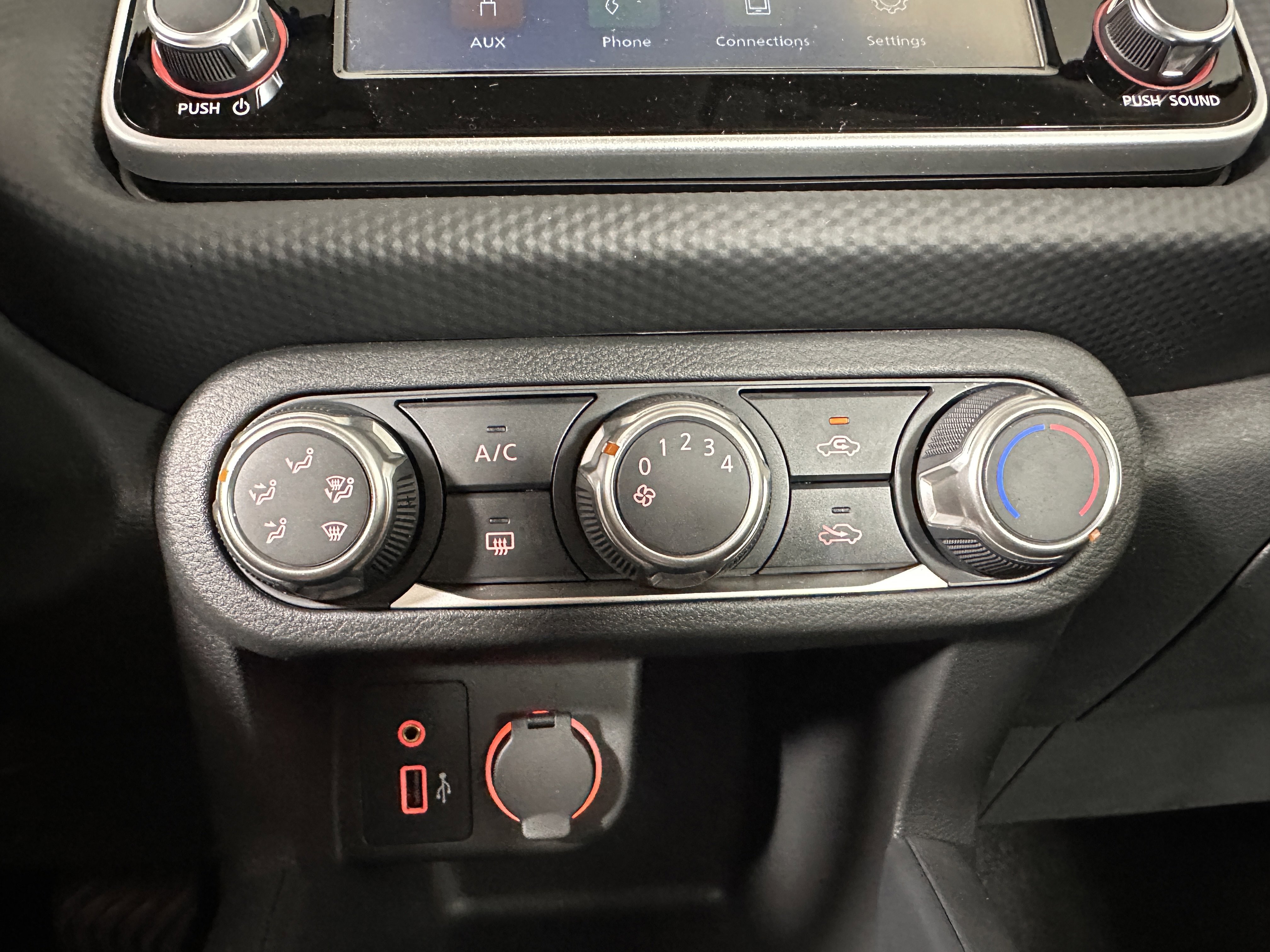 New 2025 Nissan Kicks Play S image 21