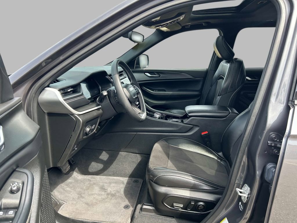 Certified 2023 Jeep Grand Cherokee L Laredo AWD/4WD image 12