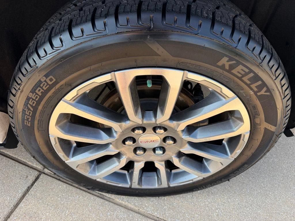 Used 2021 GMC Acadia Denali w/ Denali Technology Package FWD image 31
