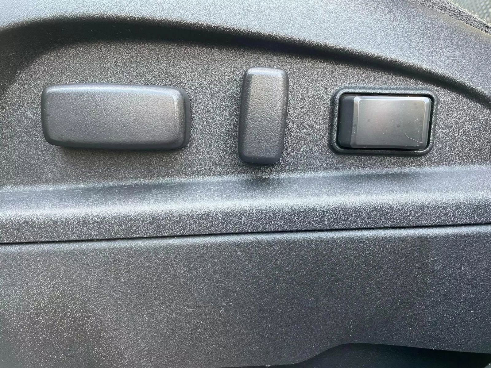 Used 2017 Chevrolet Equinox LT w/ Convenience Package image 28