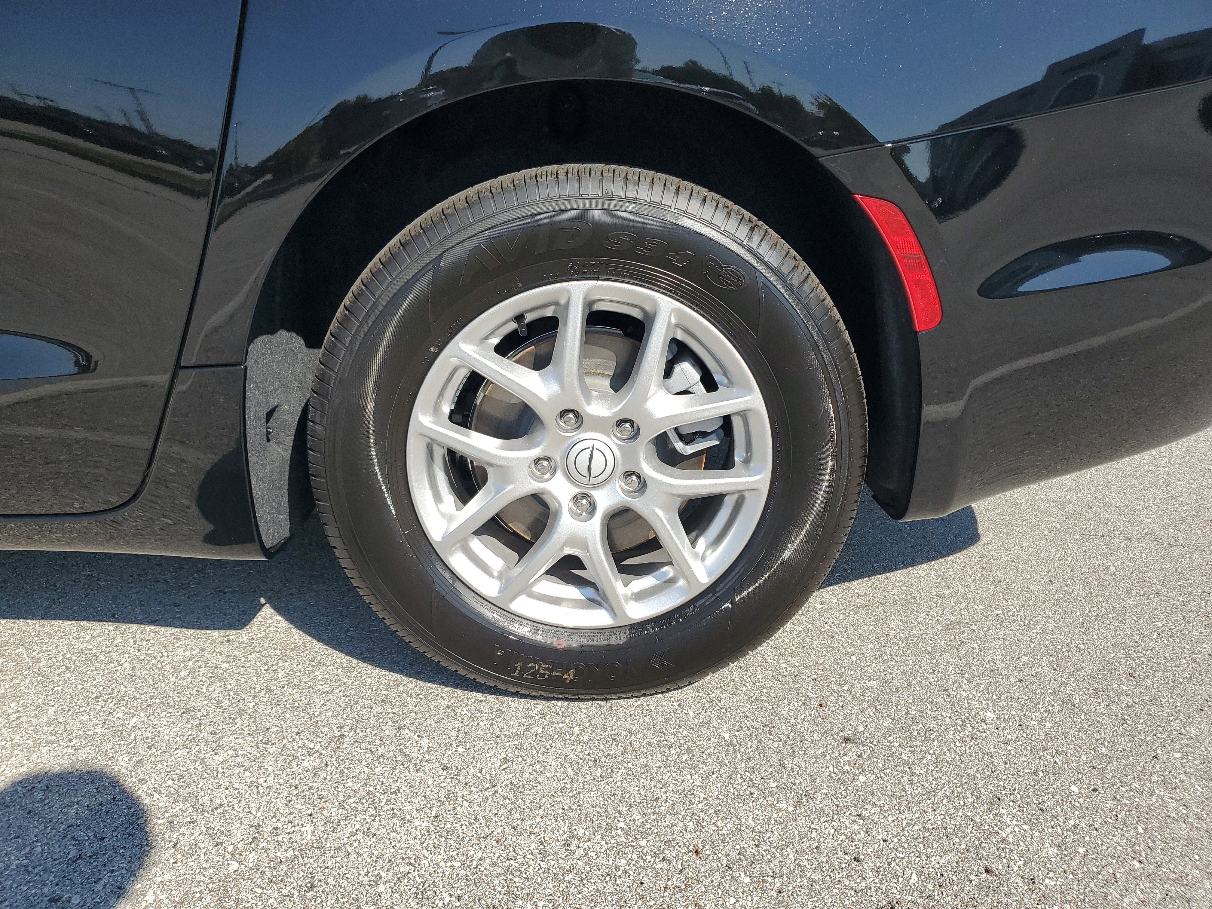 New 2026 Chrysler Voyager LX image 5