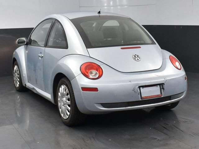 Used 2010 Volkswagen Beetle Coupe FWD image 7