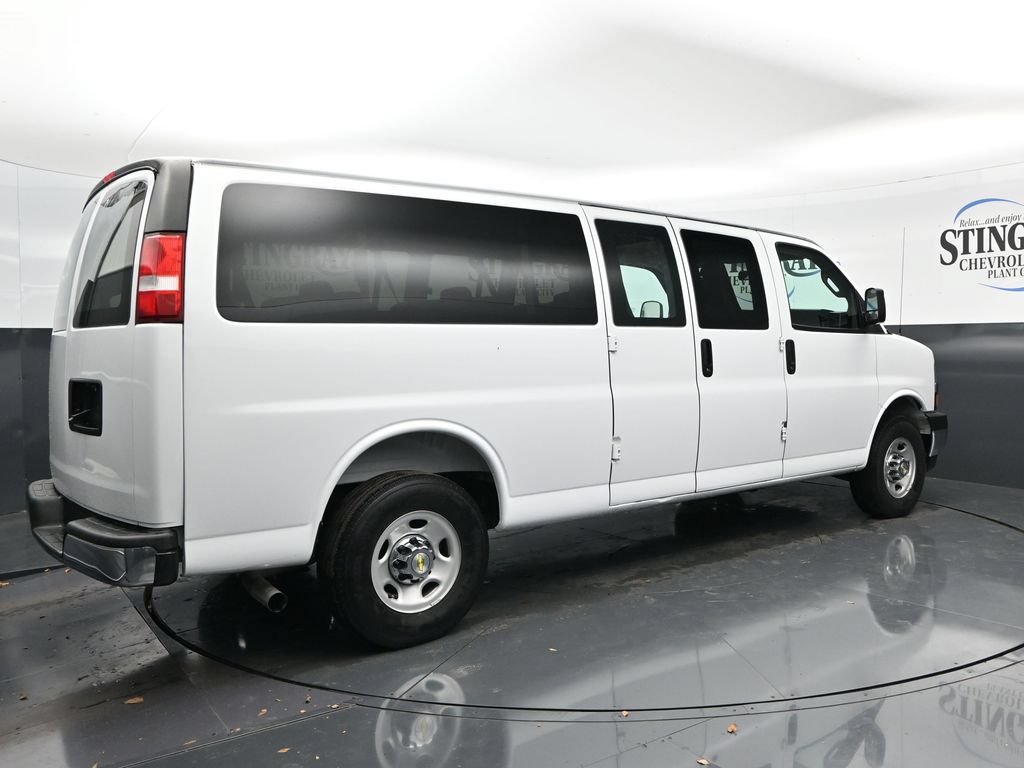 Used 2025 Chevrolet Express 3500 LT w/ LT Preferred Equipment Group RWD image 7