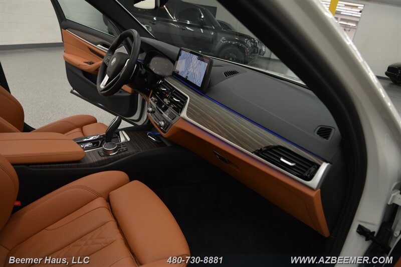 Used 2023 BMW 530i w/ Premium Package RWD image 25