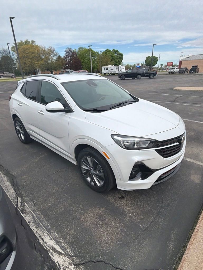 Used 2023 Buick Encore GX Select w/ Sport Touring Package AWD/4WD image 4