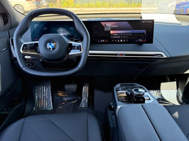 Used 2026 BMW iX xDrive45 w/ Premium Package image 31